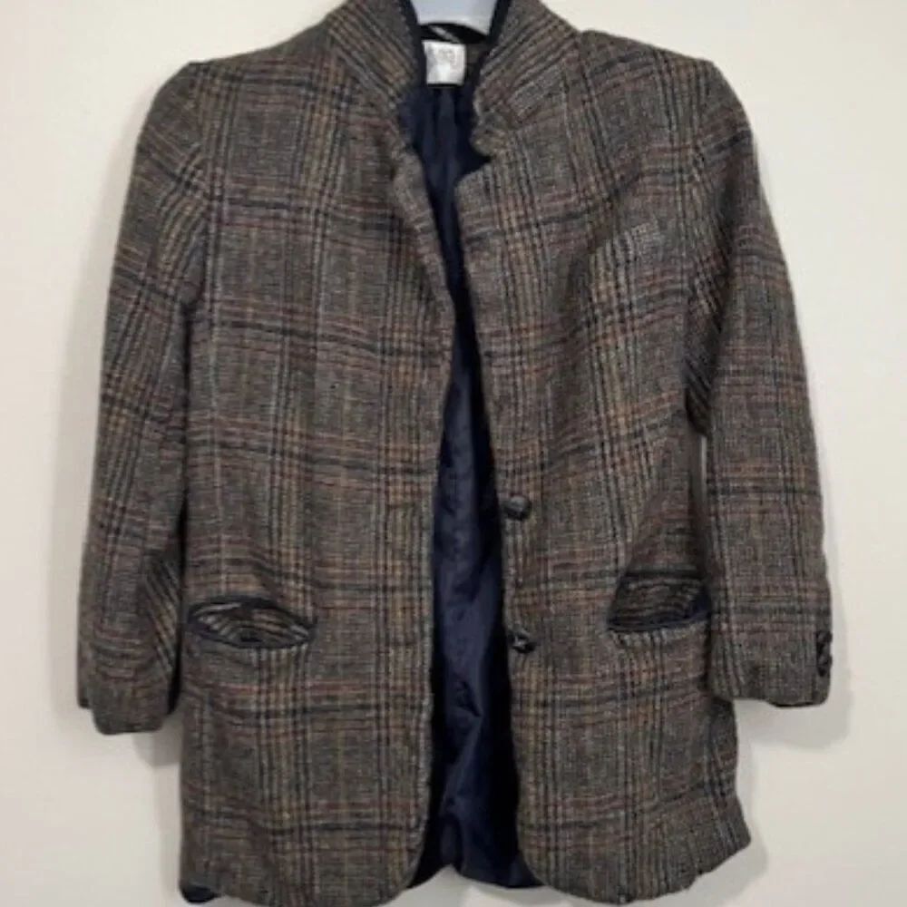 USED Woman's International Scene Long Sleeve Suit Jacket Color Brown Size 10